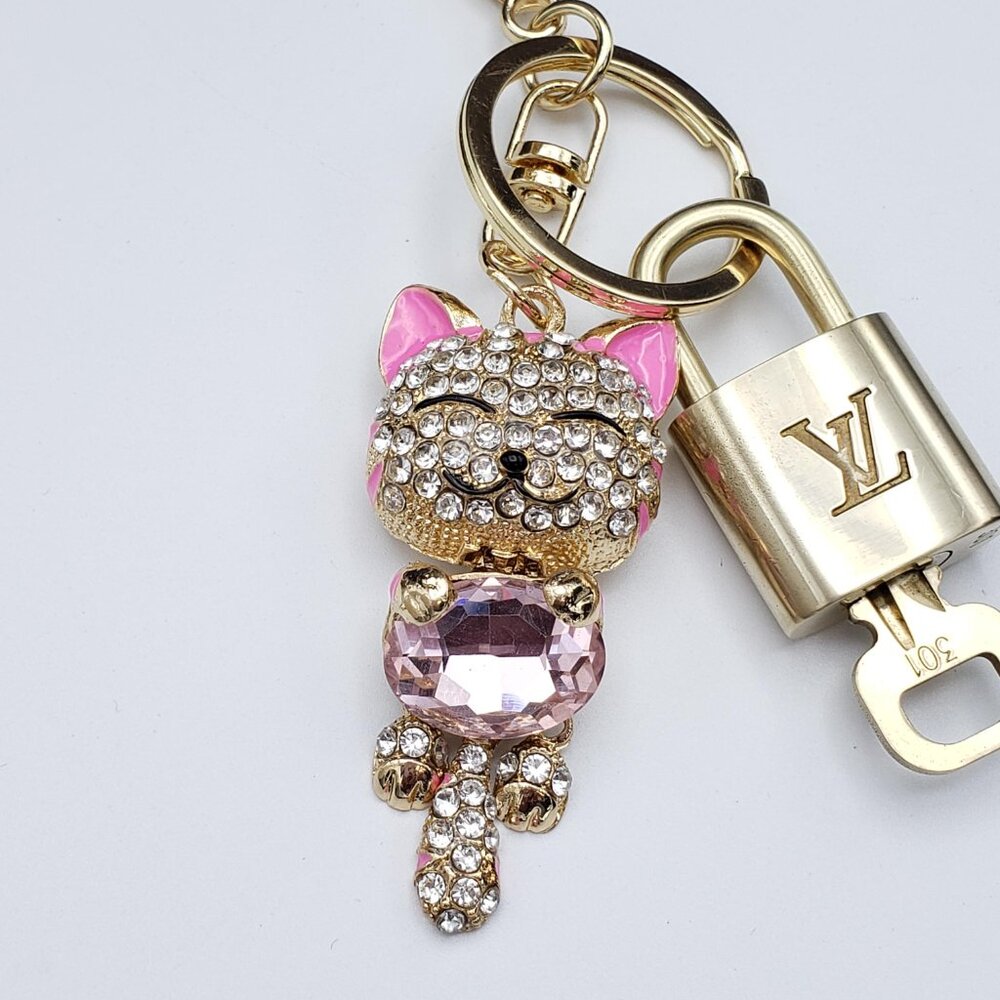 Authentic Louis Vuitton Lock & Key Gold ✨ Unbranded Cat Keychain Bag Charm LV - Picture 8 of 12